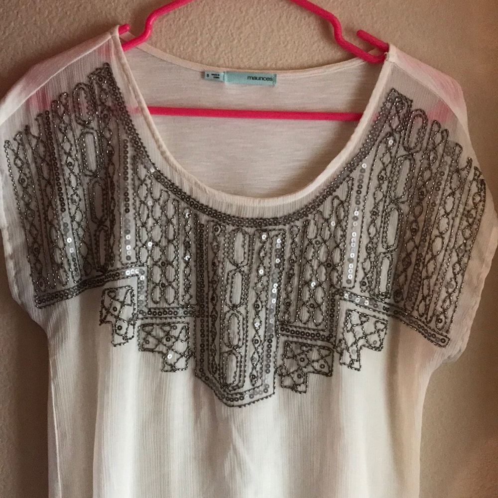 Bead pattern flowy top